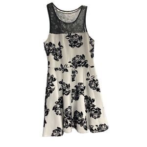 TRIXXI White & Black Evening Cocktail Velvet Accent Dress Size Medium‎